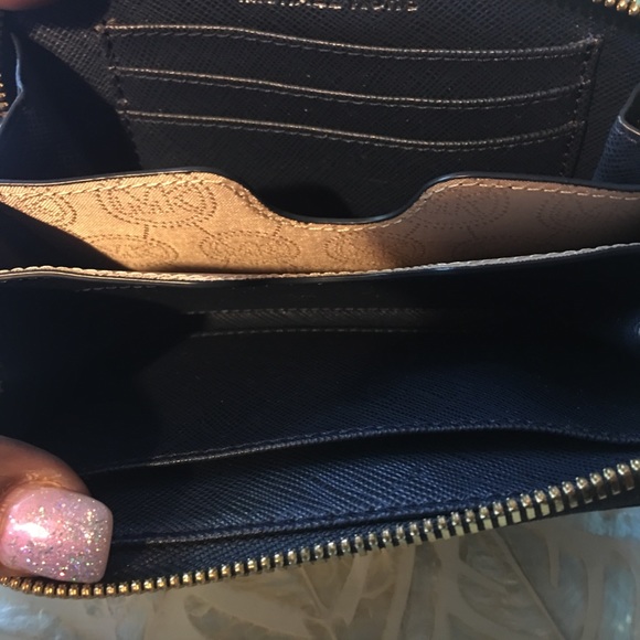 Wallet/wristlet - Picture 5 of 8